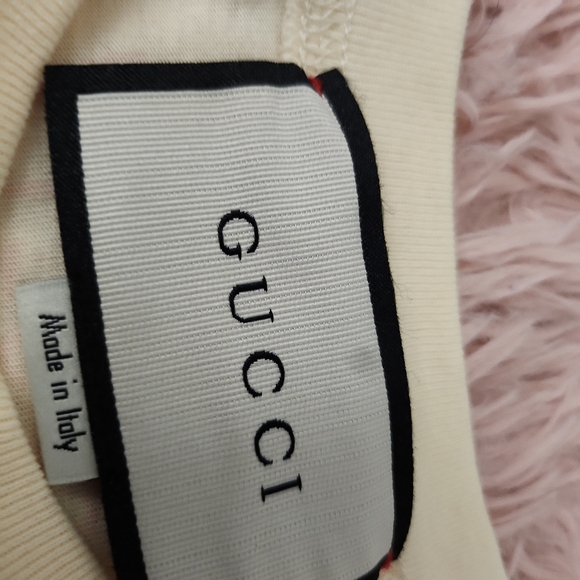 Gucci cute tee with strawberry design - Picture 12 of 13